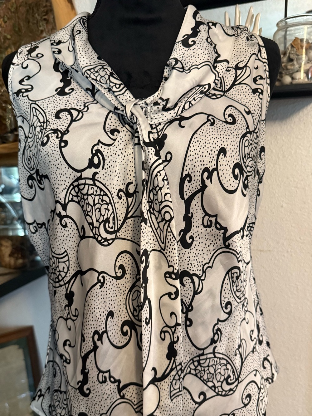 Investments Tie Neck Paisley Satin Blouse Black White Top Office Siren •Size 8•